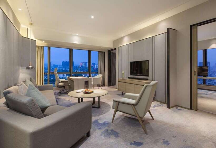 سوئیت با تخت بزرگ, Doubletree By Hilton Hotel Shenzhen Longhua