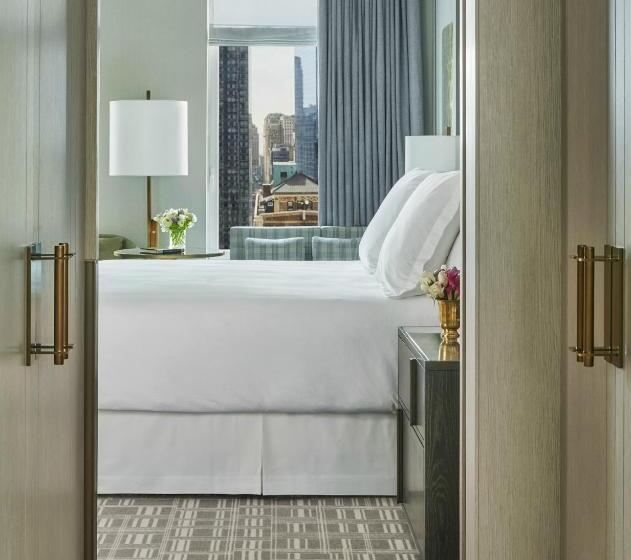 اتاق استاندارد با تخت بزرگ, Four Seasons Hotel New York Downtown