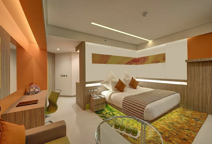 سوییت جونیور, Al Khoory Atrium