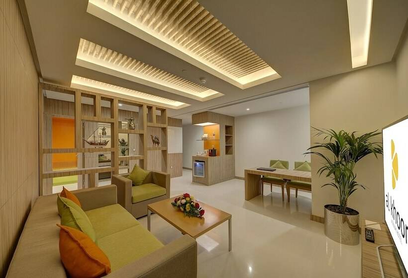 سوییت اجرایی, Al Khoory Atrium