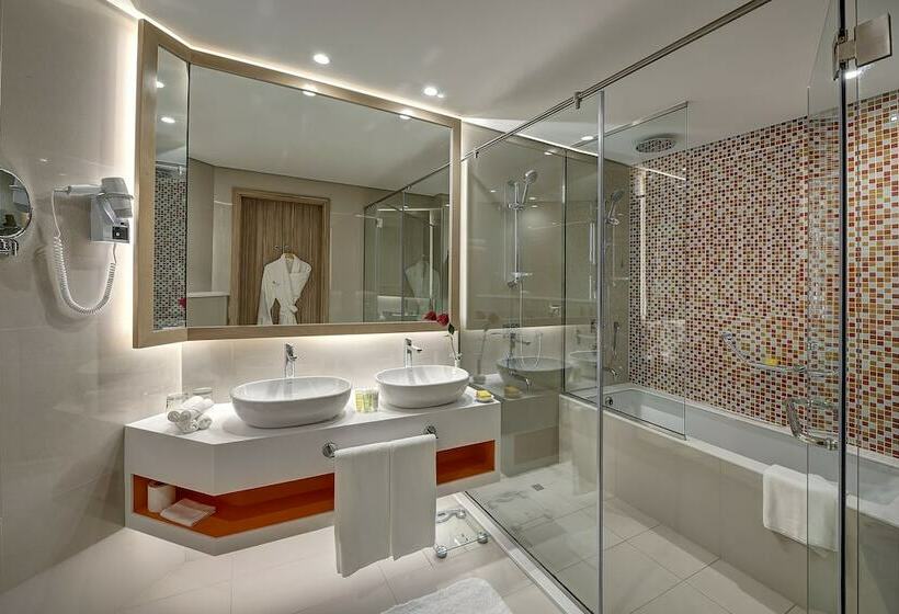 سوییت جونیور, Al Khoory Atrium