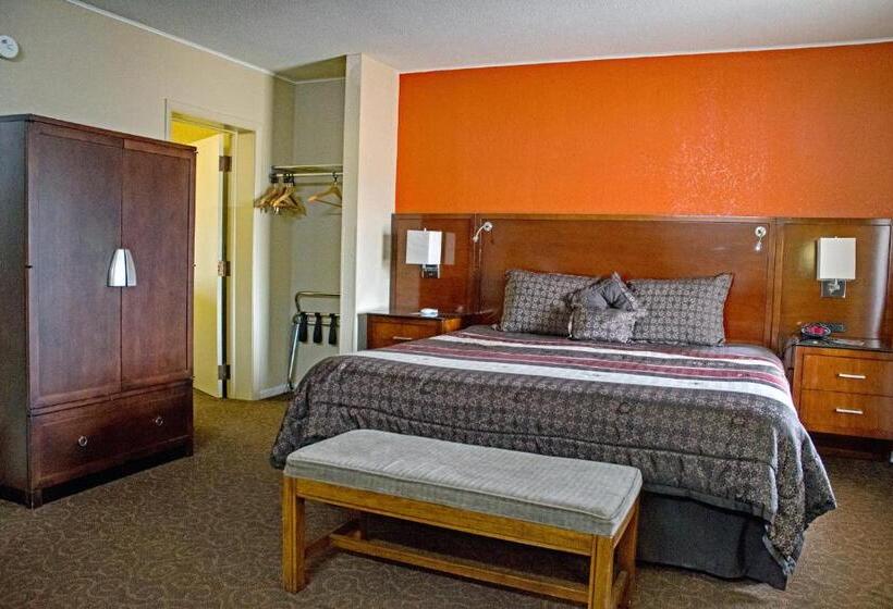 اتاق استاندارد با تخت بزرگ, America's Best Inn and Suites Emporia