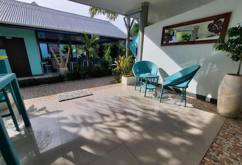 Standard Triple Room with Terrace, Cabanes Des Anges