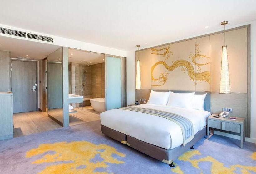 Club Room King Bed, Crowne Plaza Vientiane, An Ihg