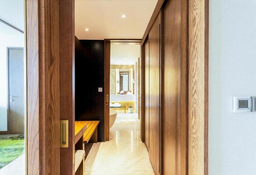 سوئیت اجرایی با تخت کینگ, Crowne Plaza Vientiane, An Ihg