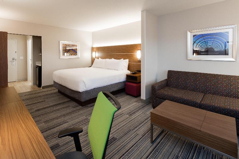 سوئیت با تخت بزرگ, Holiday Inn Express East Peoria   Riverfront, An Ihg