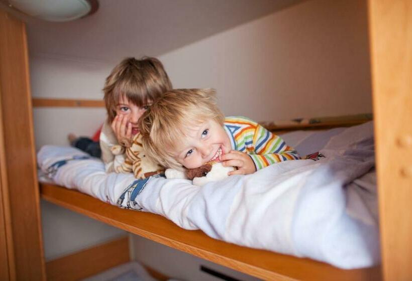 Standard Room with Bunk Beds, Macdonald Aviemore