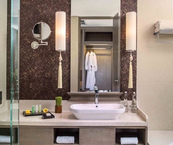 プールビューのクラシックルーム, Movenpick Resort & Spa Jimbaran Bali
