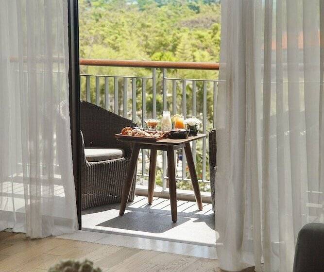 プールビューのクラシックルーム, Movenpick Resort & Spa Jimbaran Bali