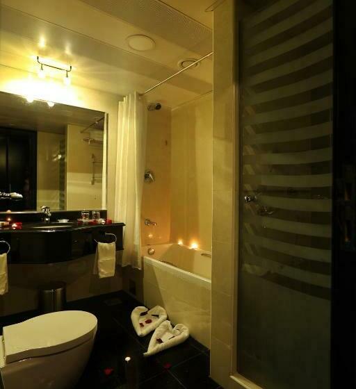 استودیو خانوادگی, Royal Grand Suite