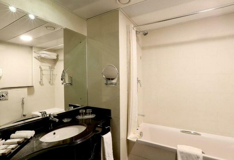 استودیو خانوادگی, Royal Grand Suite