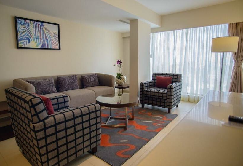 سوییت لوکس, The Concord Hotel & Suites