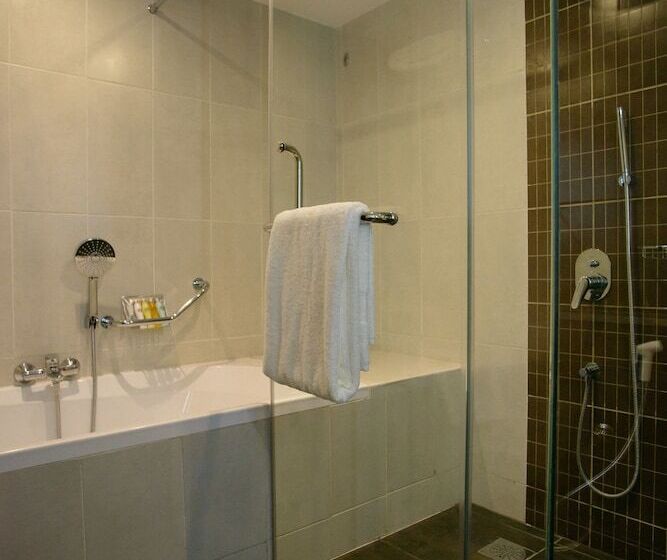 اتاق سوپریور, The Concord Hotel & Suites