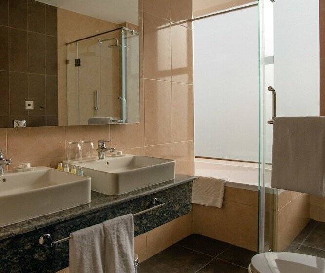 اتاق سوپریور, The Concord Hotel & Suites