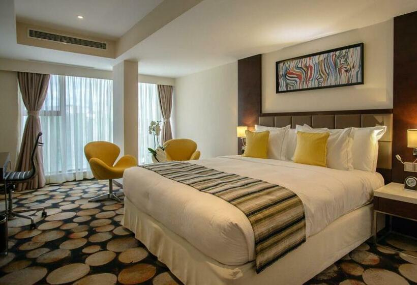 سوییت لوکس, The Concord Hotel & Suites