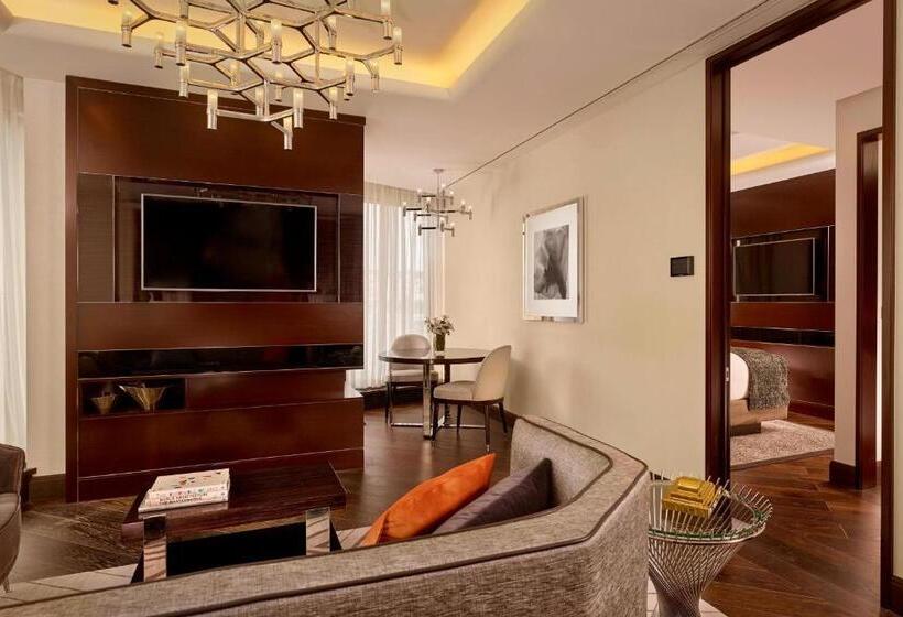 سوئیت جونیور با تخت بزرگ, The Ritzcarlton, Astana