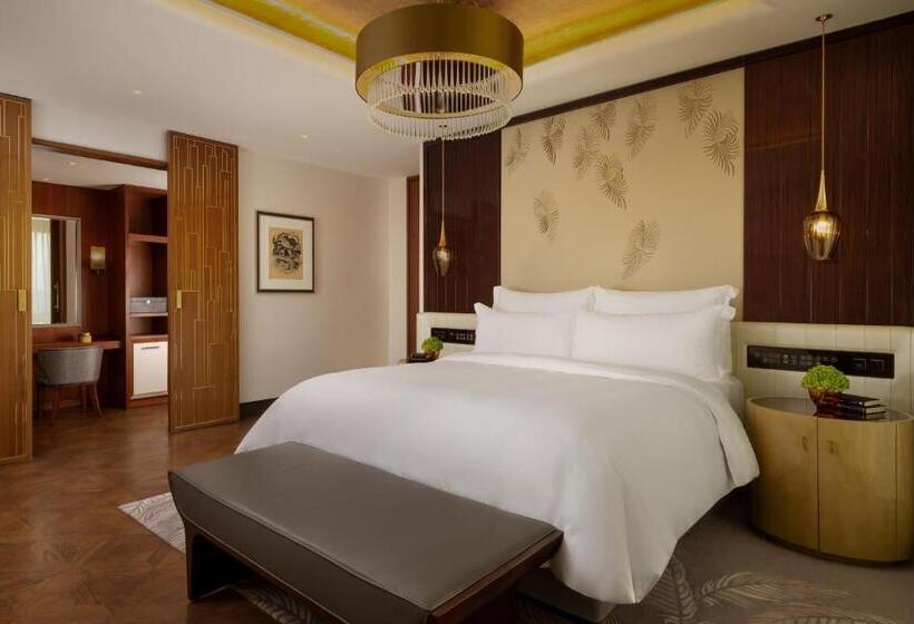 سوئیت کلاب, The Ritzcarlton, Astana