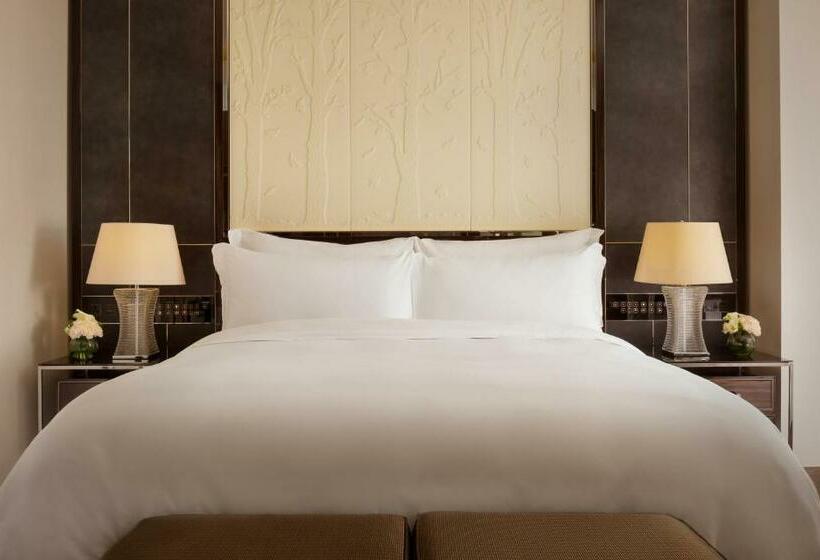 Club Room King Bed, The Ritzcarlton, Astana