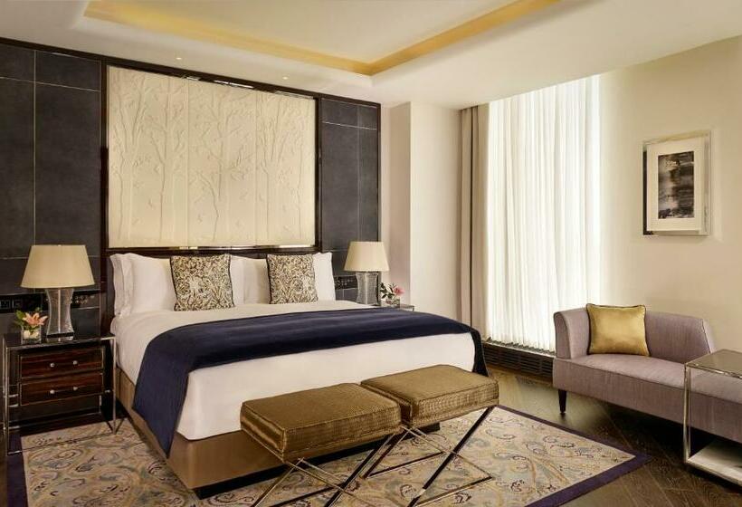 Club Room King Bed, The Ritzcarlton, Astana