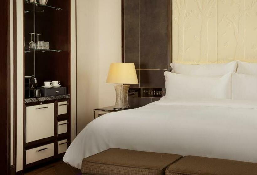 اتاق لوکس با تخت بزرگ, The Ritzcarlton, Astana