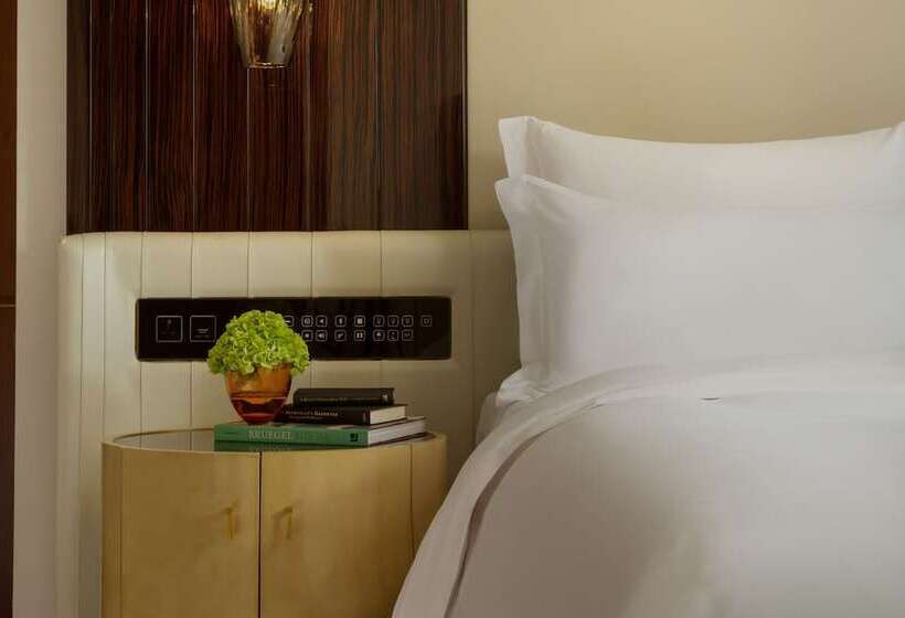سوئیت کلاب, The Ritzcarlton, Astana