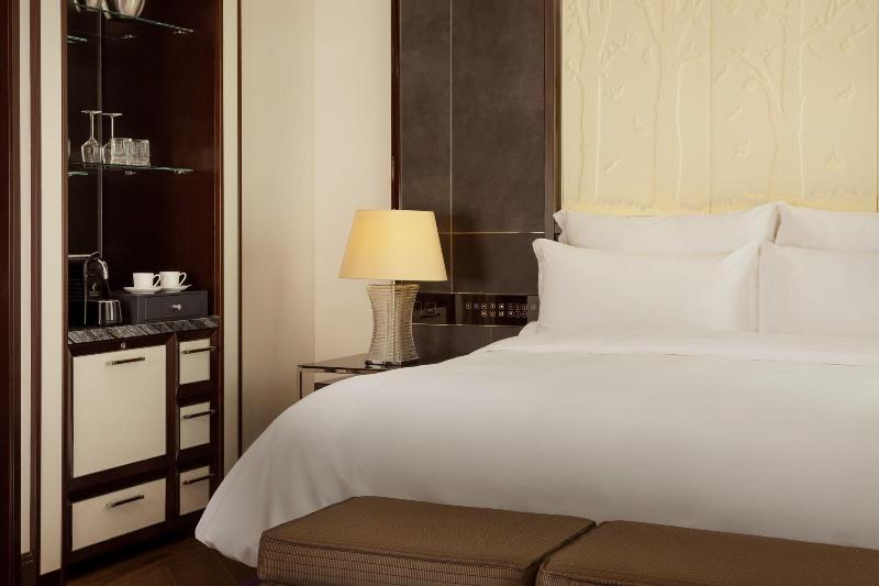 اتاق کلاب, The Ritzcarlton, Astana