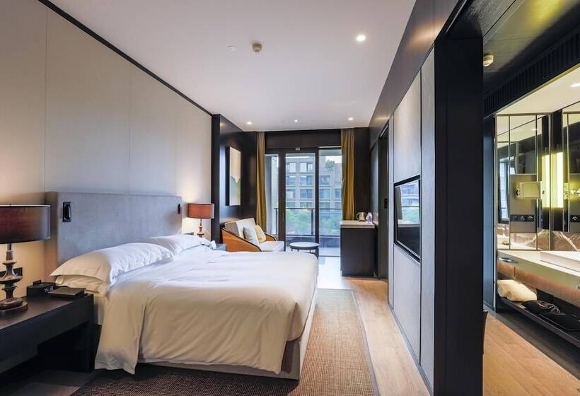 اتاق لوکس, Hilton Ningbo Dongqian Lake