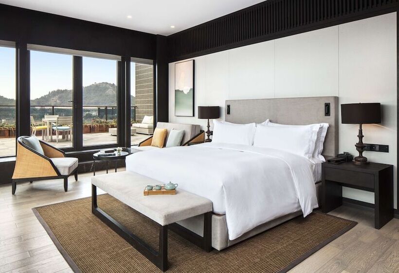 اتاق عادی با تخت دوبل, Hilton Ningbo Dongqian Lake