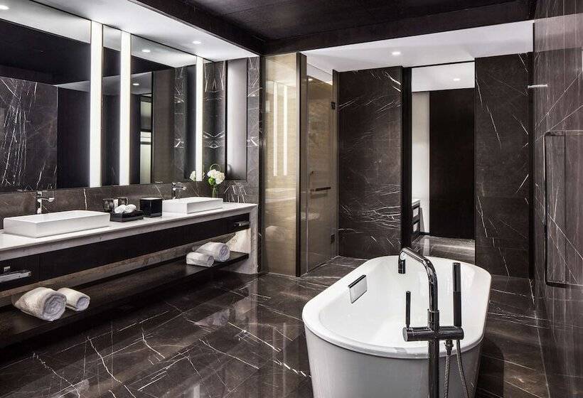 سوییت اجرایی, Hilton Ningbo Dongqian Lake