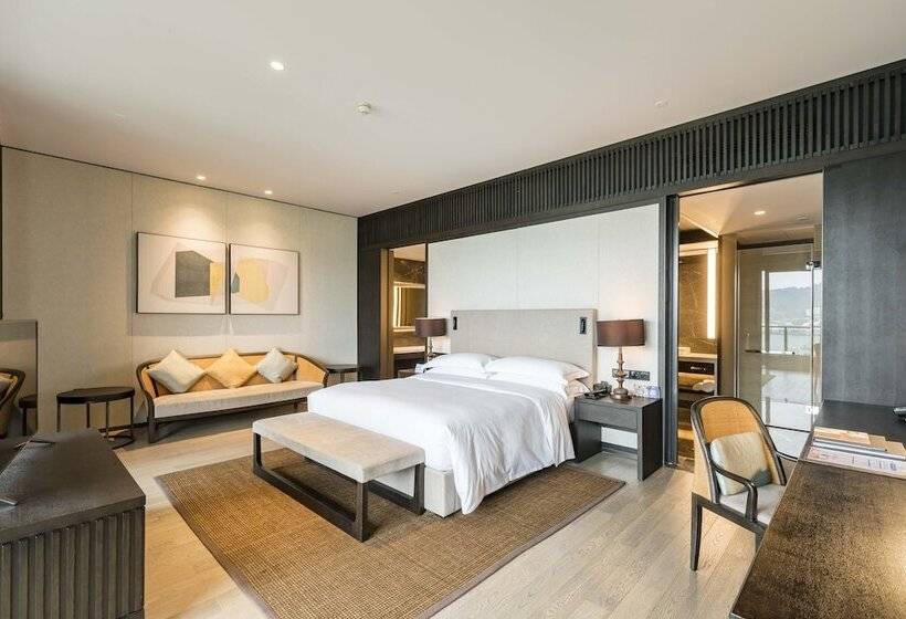 سوییت اجرایی, Hilton Ningbo Dongqian Lake