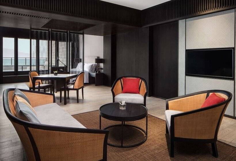 سوییت اجرایی, Hilton Ningbo Dongqian Lake