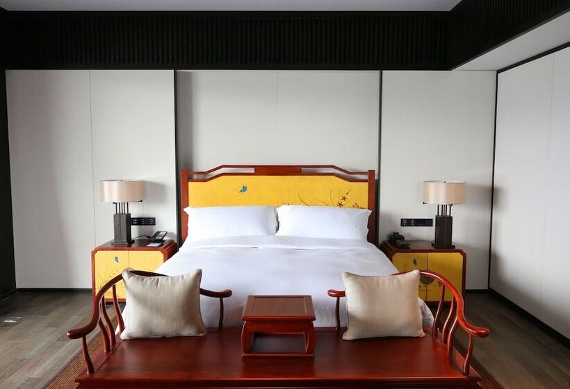 سوئیت پرزیدنت, Hilton Ningbo Dongqian Lake