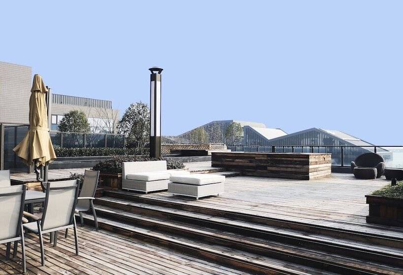 سوئیت پرزیدنت, Hilton Ningbo Dongqian Lake