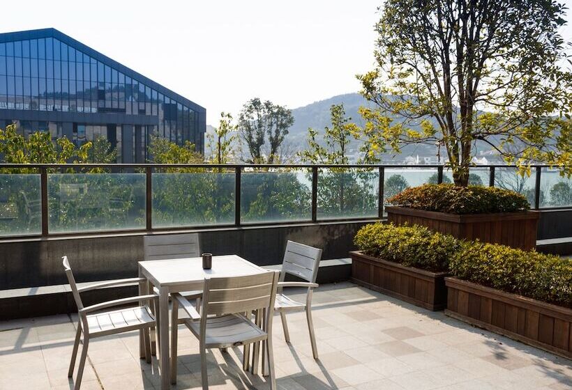 اتاق اجرایی, Hilton Ningbo Dongqian Lake