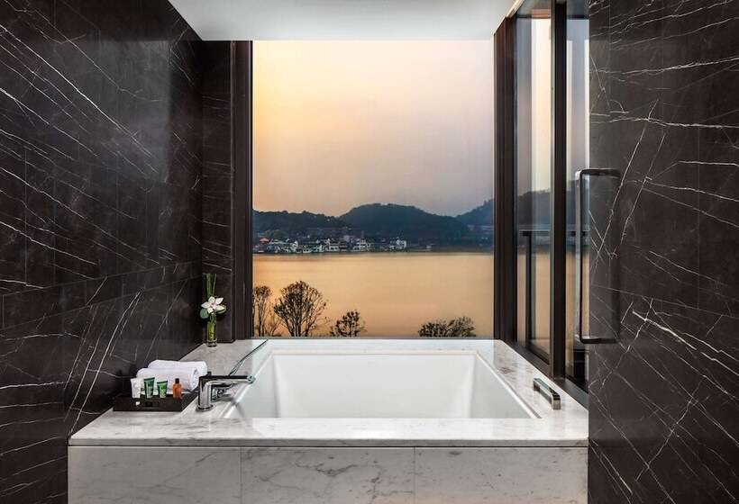 اتاق عادی با تخت دوبل, Hilton Ningbo Dongqian Lake