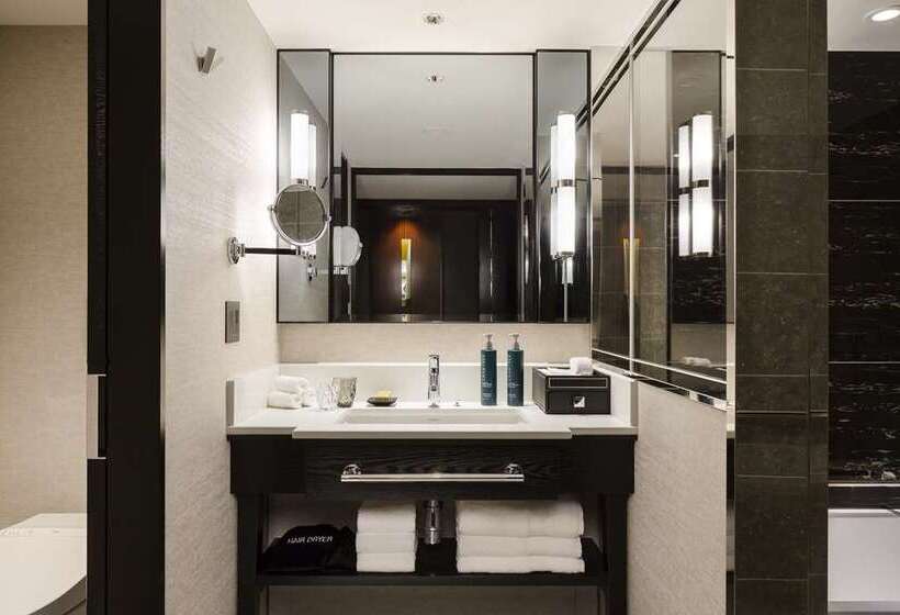 اتاق استاندارد با چشم‌انداز دریاچه, Hilton Ningbo Dongqian Lake