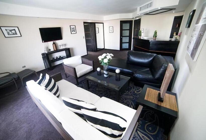 سوییت جونیور, Savoy Hotel Boutique
