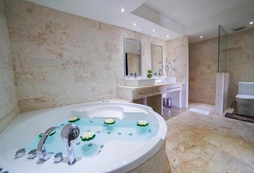 سوئیت پرزیدنت, Savoy Hotel Boutique