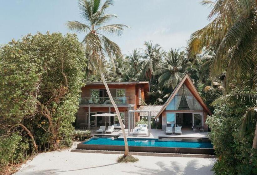 2 Bedrooms Suite Sea View, The St. Regis Maldives Vommuli Resort