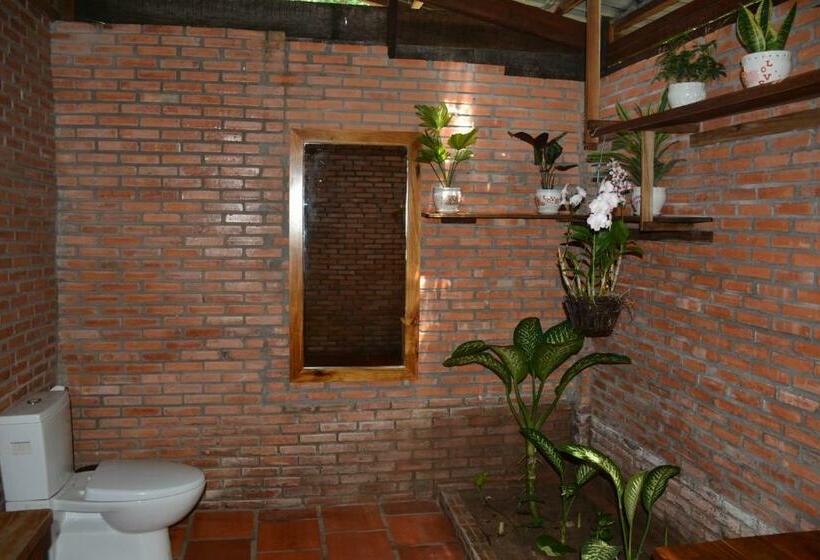 بانگلوی استاندارد, Ancarine Beach Resort