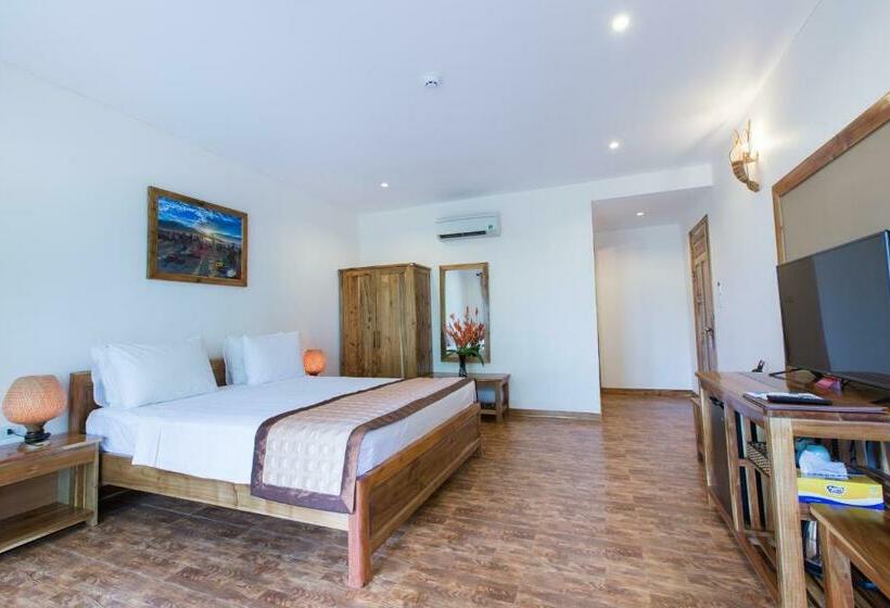 اتاق لوکس با چشم‌انداز باغ, Ancarine Beach Resort