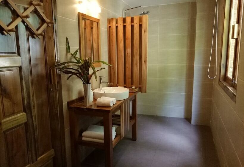 اتاق استاندارد با چشم‌انداز باغ, Ancarine Beach Resort