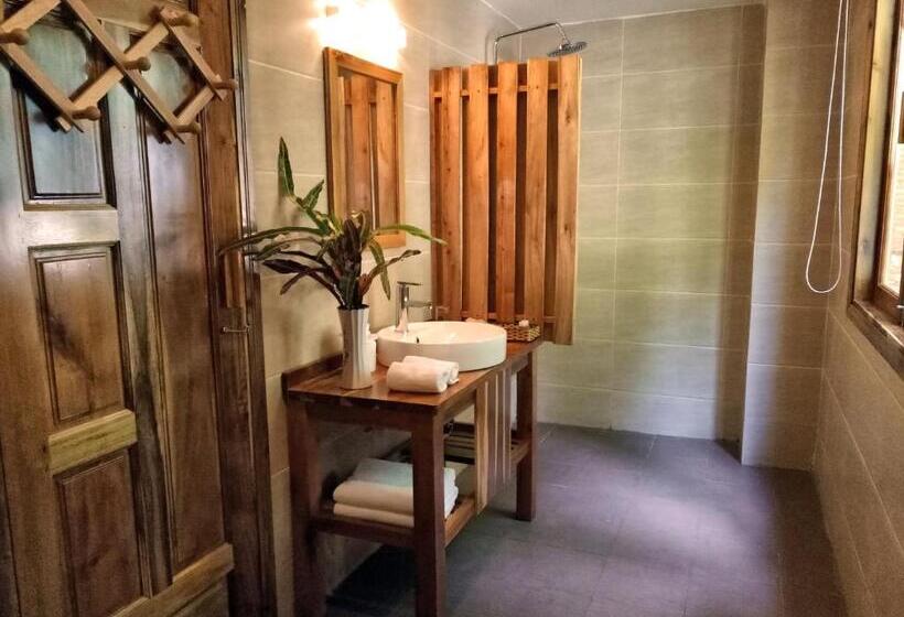 اتاق لوکس با چشم‌انداز باغ, Ancarine Beach Resort