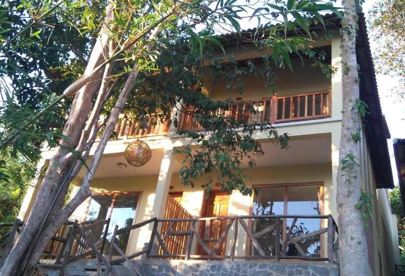 اتاق استاندارد با چشم‌انداز باغ, Ancarine Beach Resort