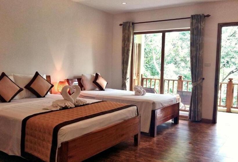 اتاق سه نفره دلوکس با چشم‌انداز باغ, Ancarine Beach Resort