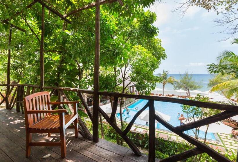 بانگلوی استاندارد با چشم‌انداز دریا, Ancarine Beach Resort