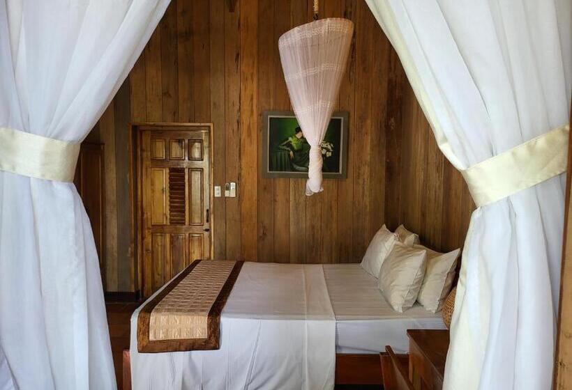بانگلوی لوکس, Ancarine Beach Resort
