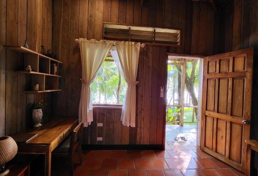 بانگلوی لوکس, Ancarine Beach Resort