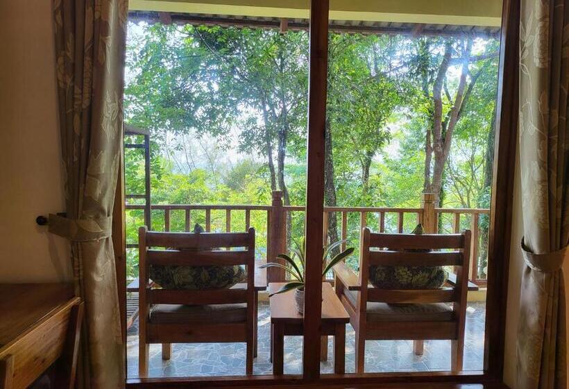 اتاق اساندارد با چشم‌انداز جانبی به دریا, Ancarine Beach Resort