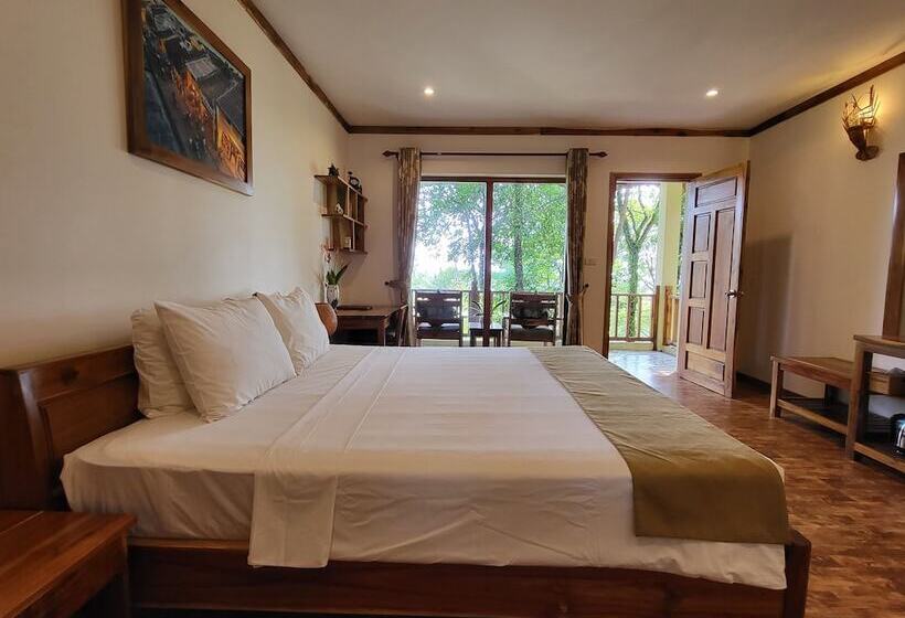 اتاق لوکس با چشم‌انداز باغ, Ancarine Beach Resort